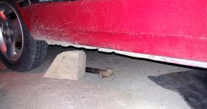 Tamir İçin Takozla Kaldırdığı Otomobilin Altında Kaldı