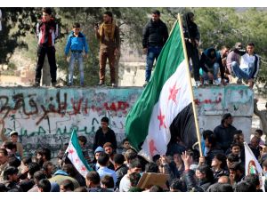 Suriye'de yönetim karşıtı gösteriler