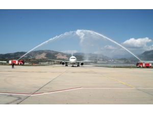 İranlı turist kafilesine çiçekli karşılama