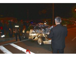 Yolcu otobüsü ile otomobil çarpıştı: 5 yaralı