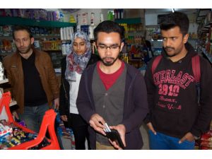 Yabancı öğrencilerden sığınmacılara yardım eli