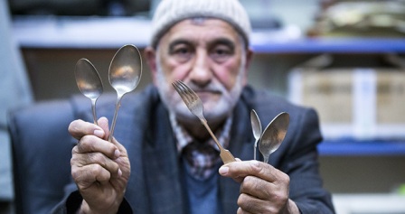 Babasının "esaret hatırası"nı saklıyor