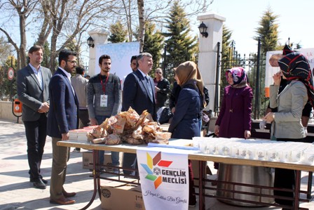 Gençler ecdadın fedakarlıklarını unutmadı