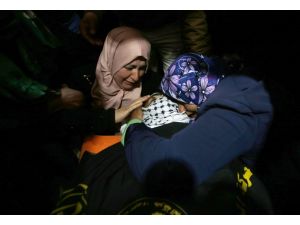 İsrail askerlerinin öldürdüğü Filistinlinin cenaze töreni