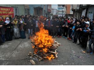 Bursa'da izinsiz yürüyüş yapan gruba polis müdahalesi