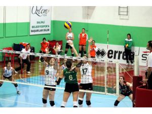 Voleybol: Bayanlar 1. Lig
