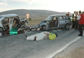 Trafik kazası: 5 ölü, 6 yaralı