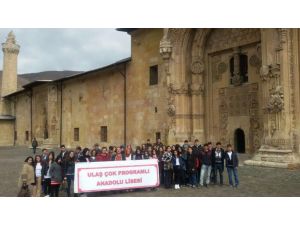 Ulaş'ta öğrenciler Divriği Ulu Cami ve Darüşşifası'nı gezdi