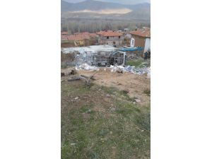 Freni boşalan kamyondan atladılar: 1 ölü, 2 yaralı