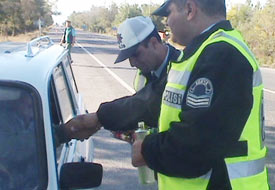 Ereğli polisinden sürücülere şeker