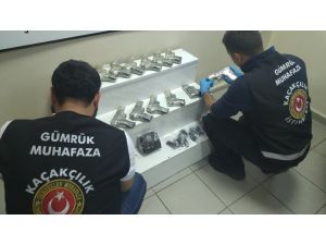 Habur'da 15 tabanca ele geçirildi