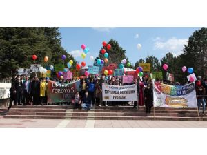 Üniversiteli gençlerden lösemili miniklere destek