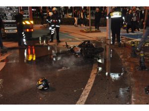 Alkol muayenesi yaptırmak istemeyen sürücü motosikletini yaktı