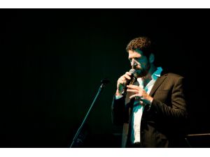 “Sahnelerden Aşk Şarkıları” etkinliği