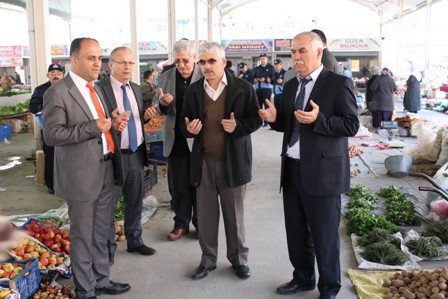 Başkan esnaflarla dua etti