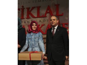"Direnişin Sembolü İstiklal, Destanın Adı Çanakkale"