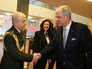 AB Bakanı Bozkır Helsinki'de