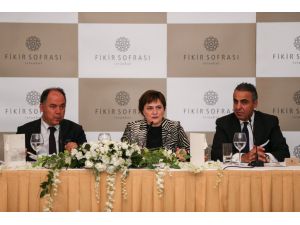 Bakan Sarı "Fikir Sofrası"na konuk oldu