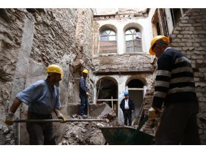 Beyoğlu'nun 184 yıllık tanığı restore ediliyor