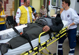 Otomobil TIR'la çarpıştı