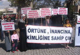 Karanlık güçlerin oyununa gelmeyelim