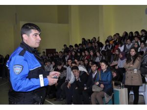 Kırıkkale'de öğrencilere güvenli internet kullanımı eğitimi