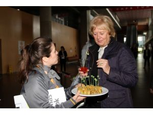 Dalaman'a sezonun ilk yabancı turist kafilesi geldi