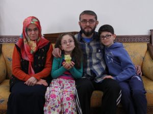 Diyalizle geçen 14 yılda hayata ara vermedi