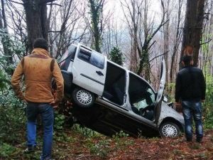Bartın'da otomobil şarampole devrildi: 1 ölü, 1 yaralı