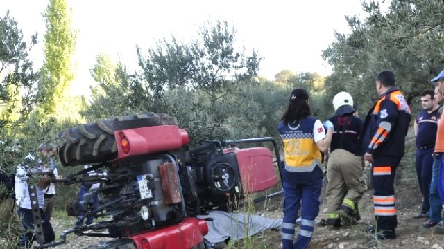 Konya'da Traktör ile Otomobil Çarpıştı: 3 Yaralı