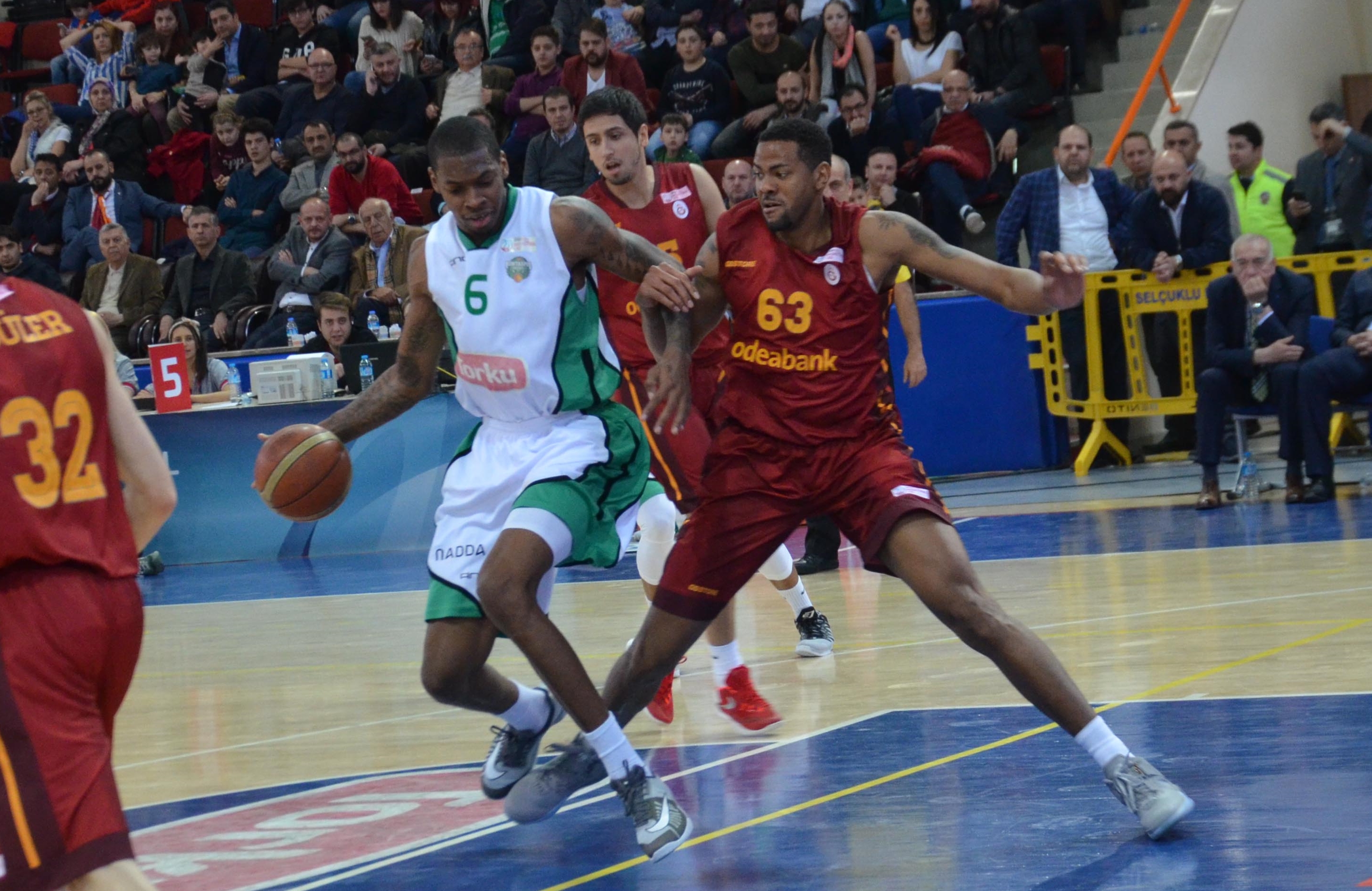 DÜŞÜYORUZ BEYLER!