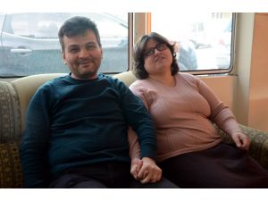 Evlat hasreti çeken engelli çiftin umudu "tüp bebek"