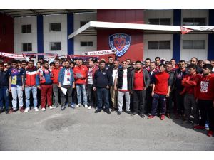 Mersin İdmanyurdu taraftarlarından yönetime tepki