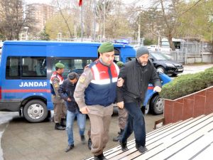 Kırıkkale'de el yapımı bombayla define arayanlar tutuklandı