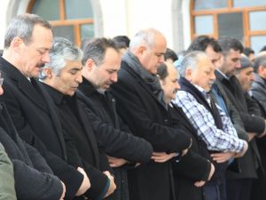 Kalp krizi geçiren 18 yaşındaki genç, hayatını kaybetti