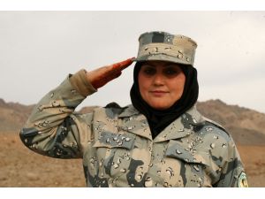 Afganistan sınırında kadın polisler de görev yapacak