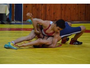 Güreş: Yıldız Erkekler Grekoromen Türkiye Şampiyonası