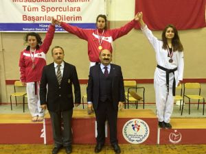 Okullu sporcuların başarısı