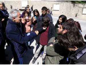 Anadolu Üniversitesinde afiş gerginliği