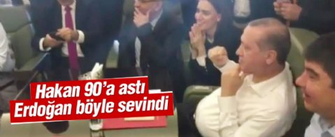 Milli maçı izleyen Cumhurbaşkanı Erdoğan'ın gol sevinci