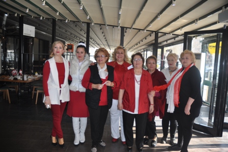 Kadınlar yardımda buluştular