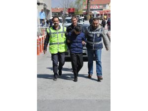 "Şaşkın" dolandırıcı "uyanık" kargocuya yakalandı