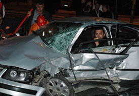 Cipin çarptığı otomobilde can pazarı
