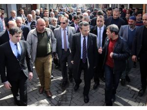 Diyarbakır Valisi Aksoy'dan Sur esnafına ziyaret