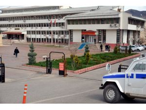 GÜNCELLEME 2 - Tunceli Valiliğine terör saldırısı