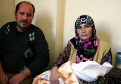 Bebek ile annesine rehinlik iddiası