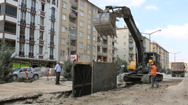 Konya'nın Üç İlçesine Kanalizasyon Şebekesi Döşeniyor