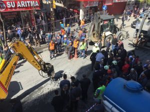 Bağcılar'da kanalizasyona atlayan kişi hayatını kaybetti