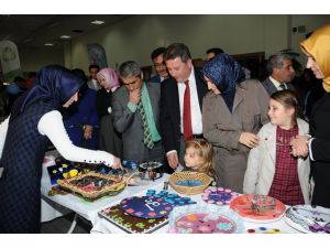 Bidondan davul, çöp poşetinden elbise