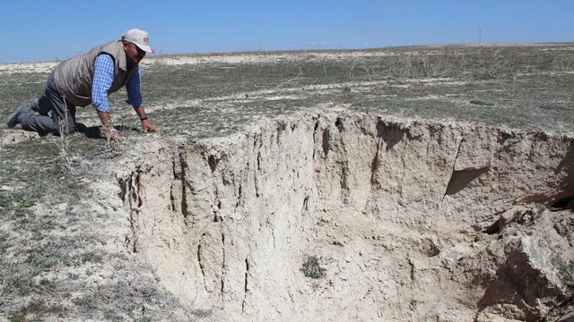 Konya'da 30 Metre Derinliğinde Obruk Oluştu